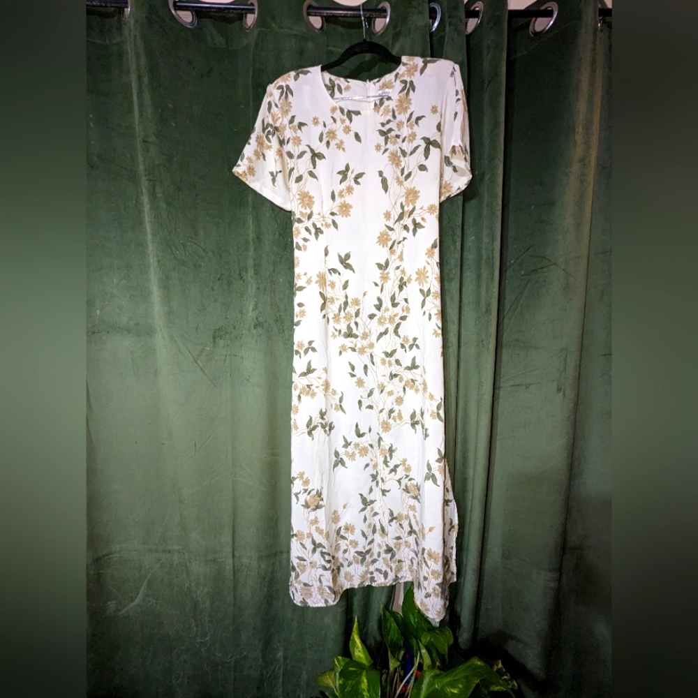 Vintage Floral Maxi Dress
